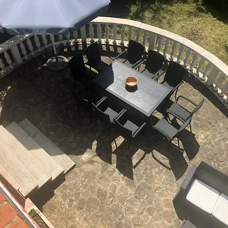 Töreki Mit Pool *