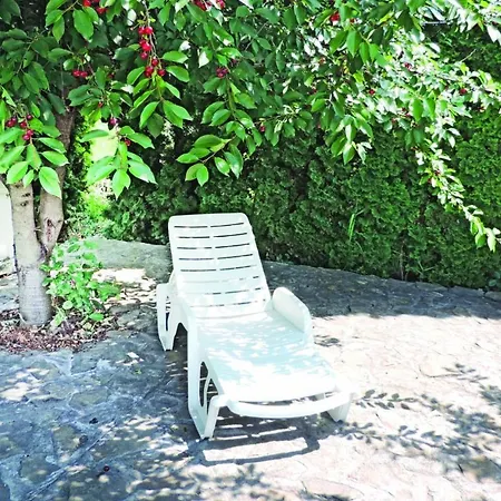 Toereki Mit Pool Case de vacanță Siófok