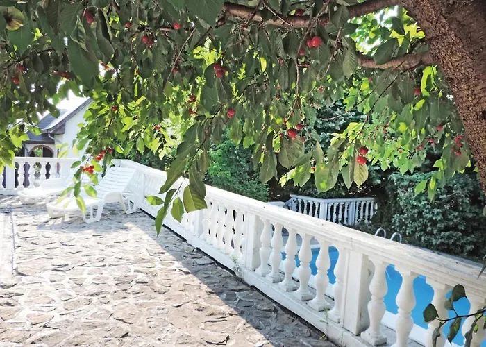 בית נופש Toereki Mit Pool *